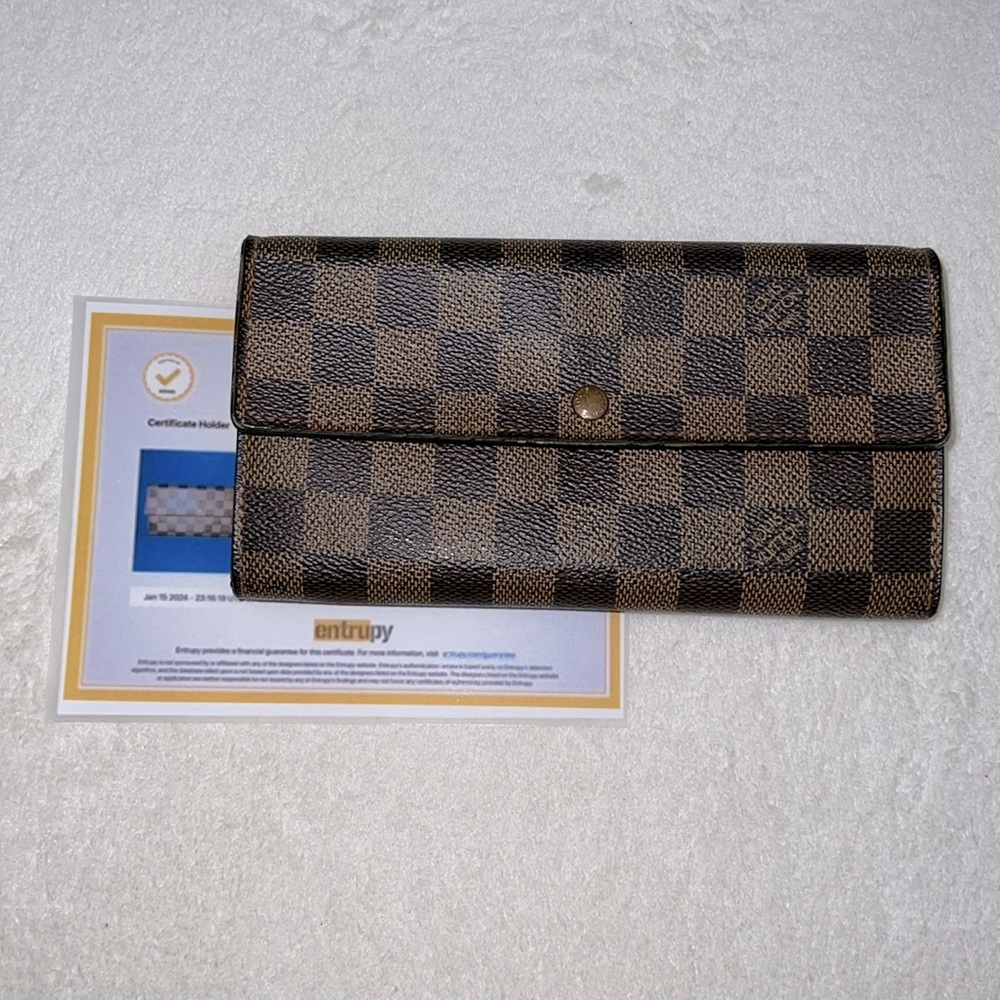 Authentic Preloved Louis Vuitton Damier Zarah Wallet with COA
